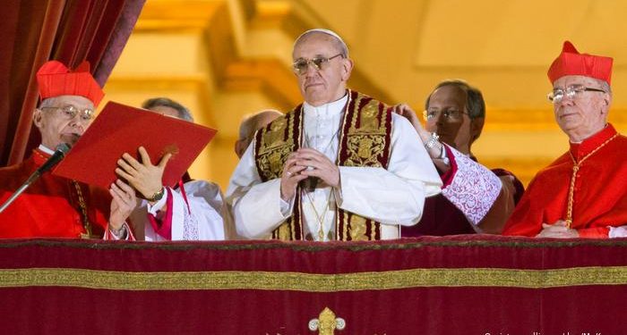 Na Missa do Galo, papa destaca amor “incondicional de Deus”