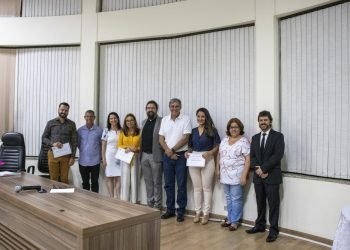 Dentistas da rede municipal são premiados pelo uso de cimento regenerador de dentes