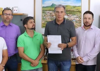 Prefeitura instala mais seis parquinhos em bairros da cidade