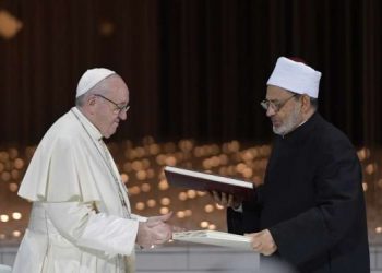 Papa chama fiéis de todas as religiões a construir um mundo de paz