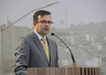 Rodrigo Modesto é eleito novo presidente da Câmara Municipal para 2020