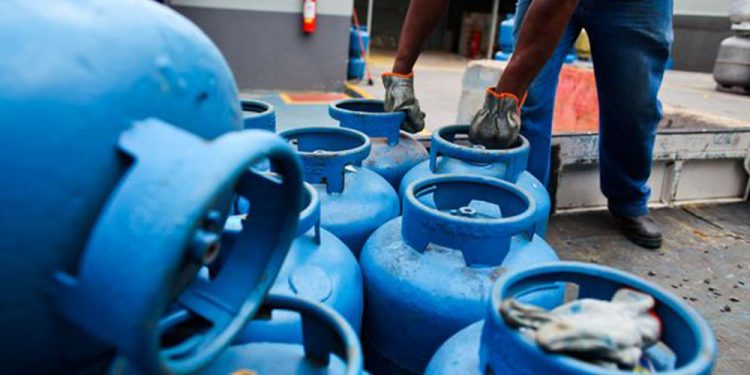 Combustíveis nas alturas: gás de cozinha sobe o dobro da inflação medida pelo IPCA