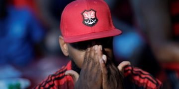 Com tantos elogios da imprensa, parece que Fla venceu Liverpool