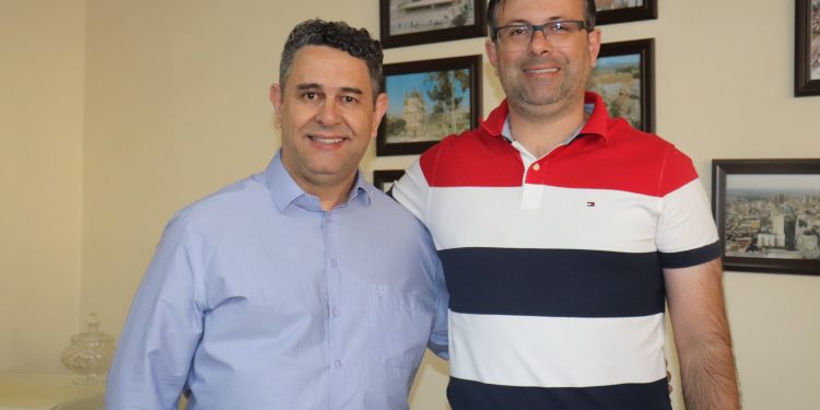 Deputado Estadual Dr. Paulo Valdir visita Câmara Municipal de Pouso Alegre