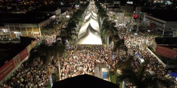 Virada de ano em Pouso Alegre reúne mais de 20 mil pessoas na Av. Tuany Toledo confirmando estimativa