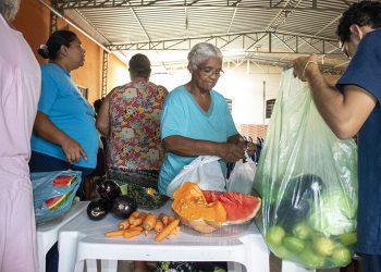 Feira solidária fornece hortifrútis para 36 famílias carentes no São João