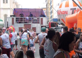 Carnaval em Pouso Alegre – Bloco Barbas do Profeta trouxe alegria na Senador