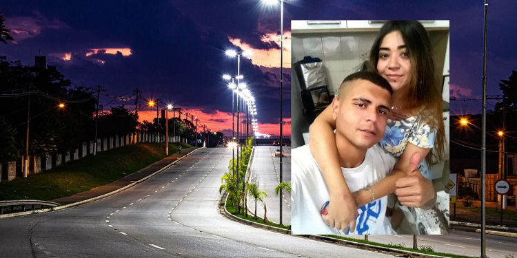 Homem mata mulher a facadas após discussão por causa de WhatsApp