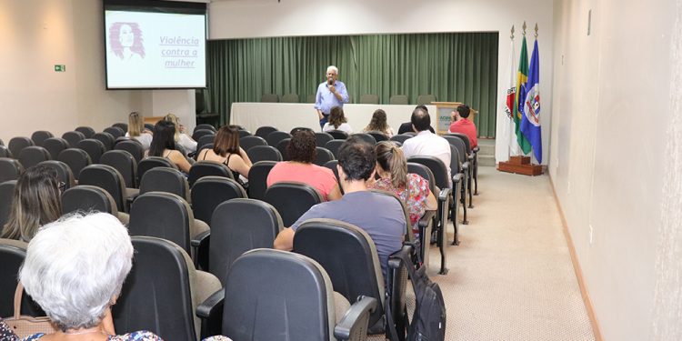 Palestras abordam violência contra mulheres em Pouso Alegre