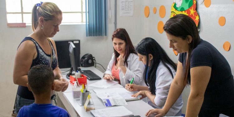 Em Pouso Alegre Sala de Vacina tem atendimento aos sábados na Unidade Central
