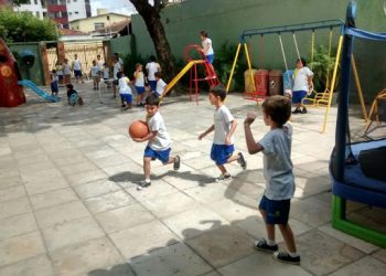 CORONAVIRUS – PARA QUEM ESTÁ RECLAMANDO QUE AS ESCOLAS FECHARÃO NO BRASIL