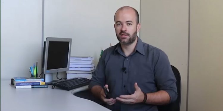 Alunos da rede municipal retomam ano letivo remotamente