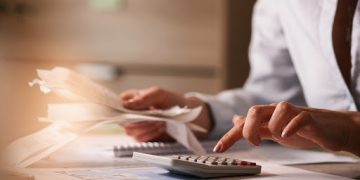 Clientes denunciam com razão abuso nas contas de água e luz