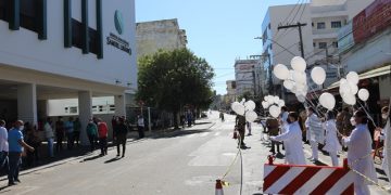 Sindicato realiza homenagem aos profissionais de saúde do HCSL