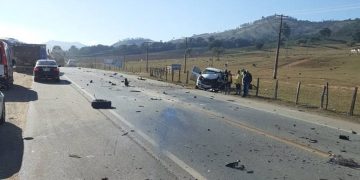 Duas pessoas morrem em acidente na BR 459