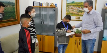 Em Pouso Alegre competidores que venceram categorias Sub-11 a Adulto foram premiados