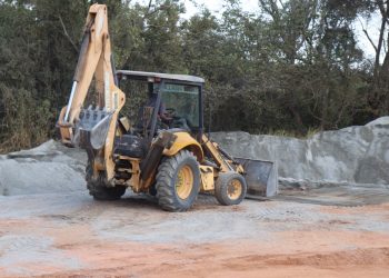 Em Pouso Alegre asfaltamento da estrada dos Ferreiras tem início