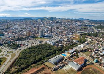 CEMAPA auxilia pessoas em situação de rua durante onda de frio no fim de semana