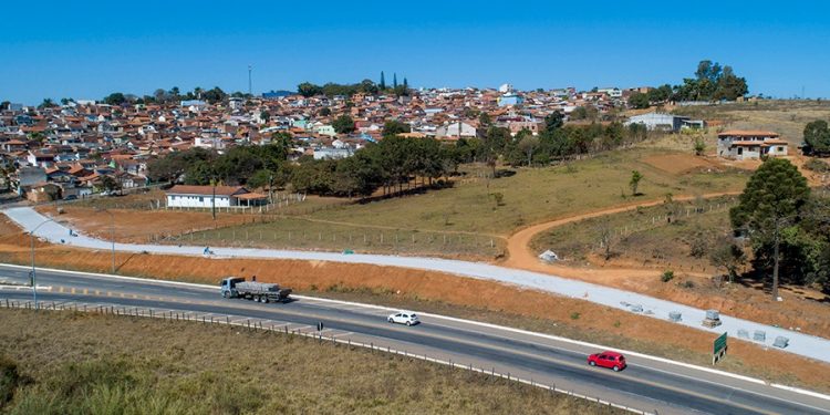 Pavimentação de avenida no Cidade Jardim entra na reta final.
