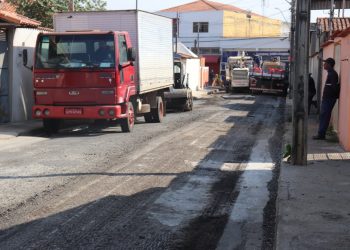 Bairros de Pouso Alegre recebem obras de melhoria na pavimentação