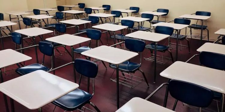 Aulas em MG presenciais serão afetadas após volta de regiões para onda amarela