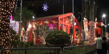 Em Pouso Alegre decoração de Natal é inaugurada em grande estilo