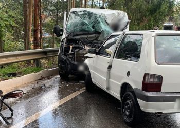 Acidente envolvendo 4 veículos e deixa 3 mortos e outros feridos entre Pouso Alegre e Congonhal