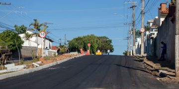 Em Pouso Alegre tem início o asfaltamento da Avenida do Píer em Pouso Alegre