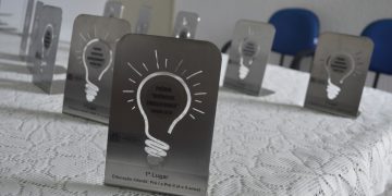 Secretaria de Educação de Pouso Alegre entrega prêmios a profissionais