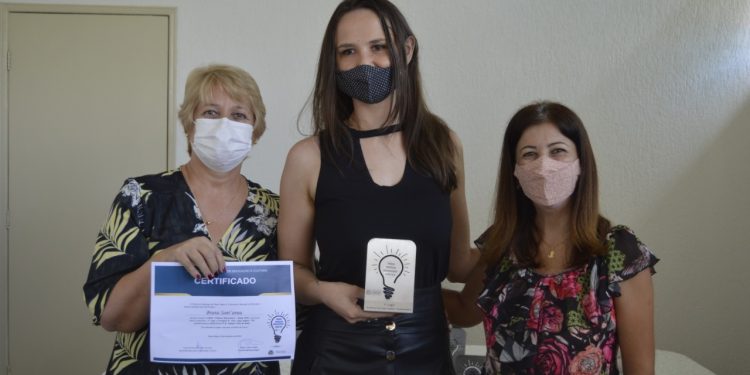 Secretaria de Educação de Pouso Alegre entrega prêmios a profissionais