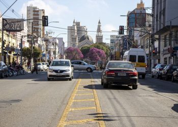 Tráfego intenso leva Secretário de Trânsito e Transporte a fazer pedido à população