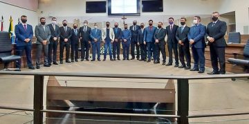 Rafael Simões, vice e vereadores tomam posse em Pouso Alegre