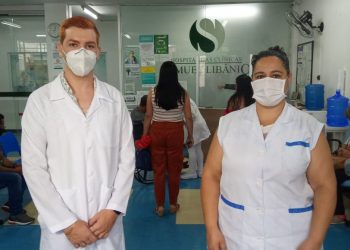 Profissionais da Saúde recebem a segunda dose da vacina contra covid-19 em Pouso Alegre