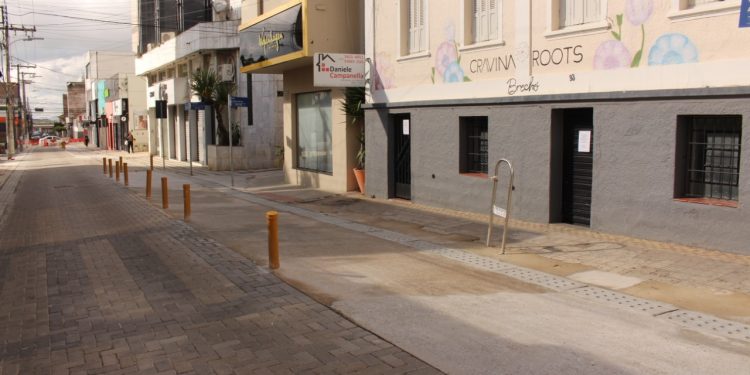Obras para revitalização da Rua Adolfo Olinto serão retomadas nessa quinta-feira