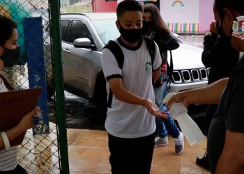 Aulas presenciais são retomadas na rede municipal de Pouso Alegre