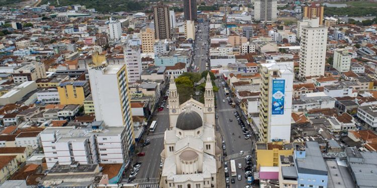 Prefeitura de Pouso Alegre realiza desinfecção de diversos pontos contra a covid-19