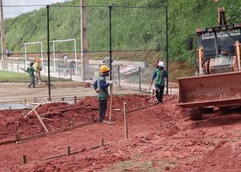 Obra de construção de campo de futebol no bairro São João está em reta final