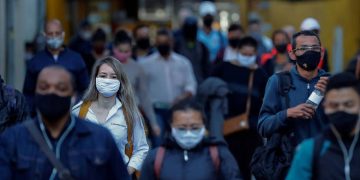 Cada 100 contaminados pela Covid infectam outras 120 pessoas