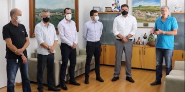 Rafael Simões recebe representantes da Gasmig para avaliar chegada de gasoduto à cidade