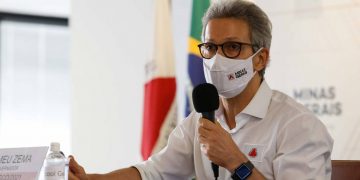 Governador Romeu Zema passa a criticar a gestão da pandemia