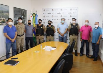 Prefeito tem reunião com a PM para tratar da doação de um terreno para construção do Colégio Tiradentes