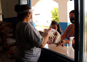 Prefeitura de Pouso Alegre inicia distribuição de kits de merenda escolar