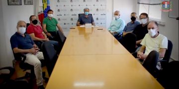 Prefeito de Pouso Alegre tem encontro com membros da ACIPA para tratar da Onda Roxa