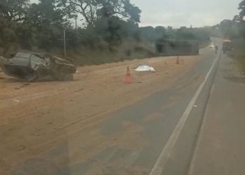 Acidente fatal entre carro e carreta na MG-179, mata uma pessoa de Pouso Alegre