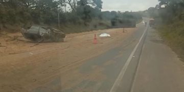 Acidente fatal entre carro e carreta na MG-179, mata uma pessoa de Pouso Alegre
