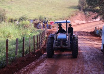 Prefeitura de Pouso Alegre inicia asfaltamento no bairro Anhumas