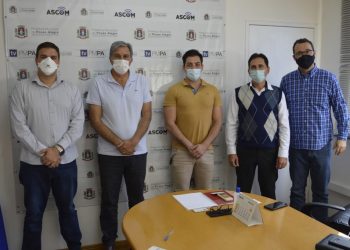 Diretor do Colégio João Paulo II recebe visita do presidente do COREN-MG