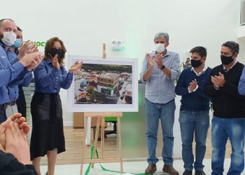 Rafael Simões e comitiva participam de inauguração do Banco Sicredi