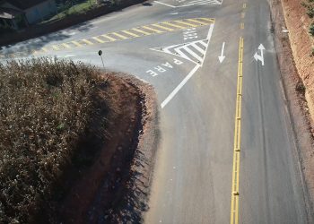 Nova Estrada dos Ferreira ganha sinalização e leva segurança aos moradores
