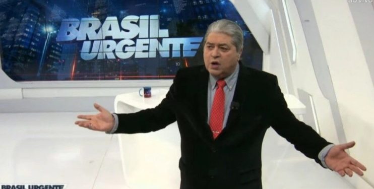 Datena se irrita com advogado do caso Lázaro e assume entrevista ao vivo